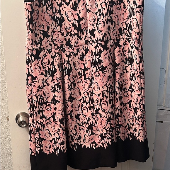 Cottage Core Floral Pink and Black Sleeveless Dress with pockets - Picture 6 of 13